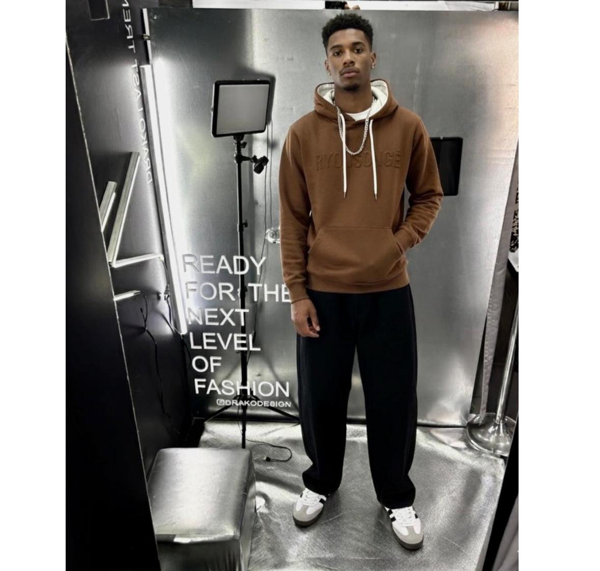 hoddie estampado relieve