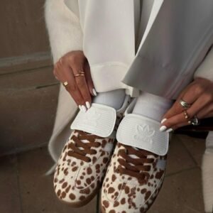 Zapatilla animal print piel